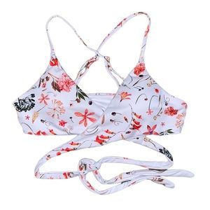 NWOT FLORAL WRAP CROSSOVER WHITE BIKINI TOP size small